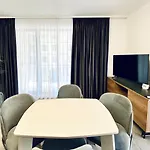 Апартаменты Astoria Seaside Нэводари